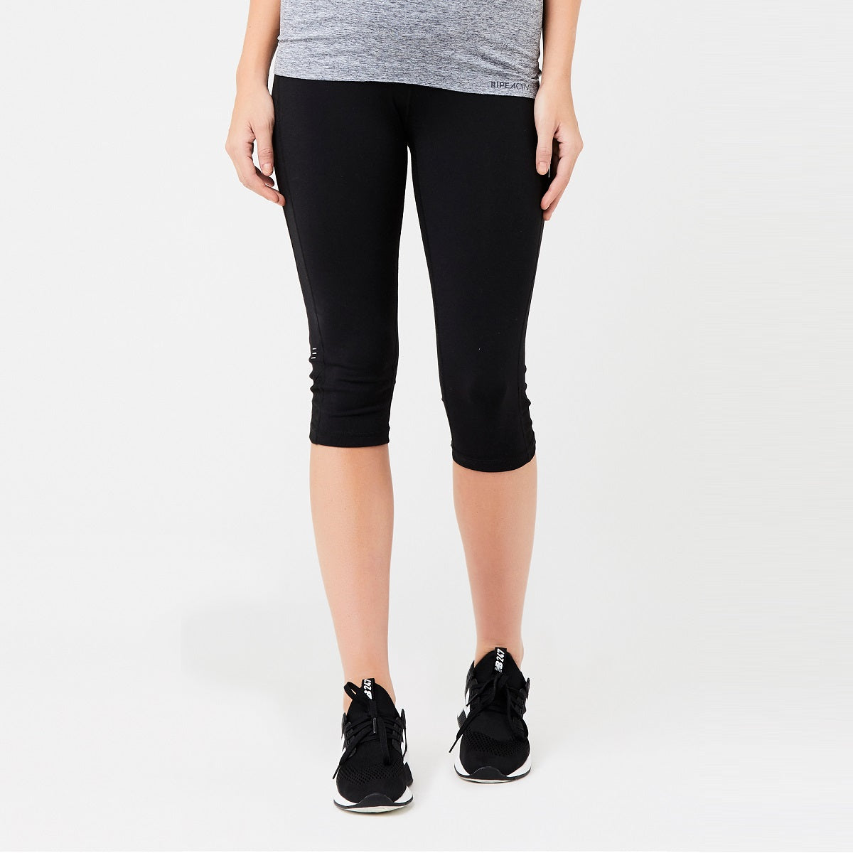 Black Balance Knee Legging